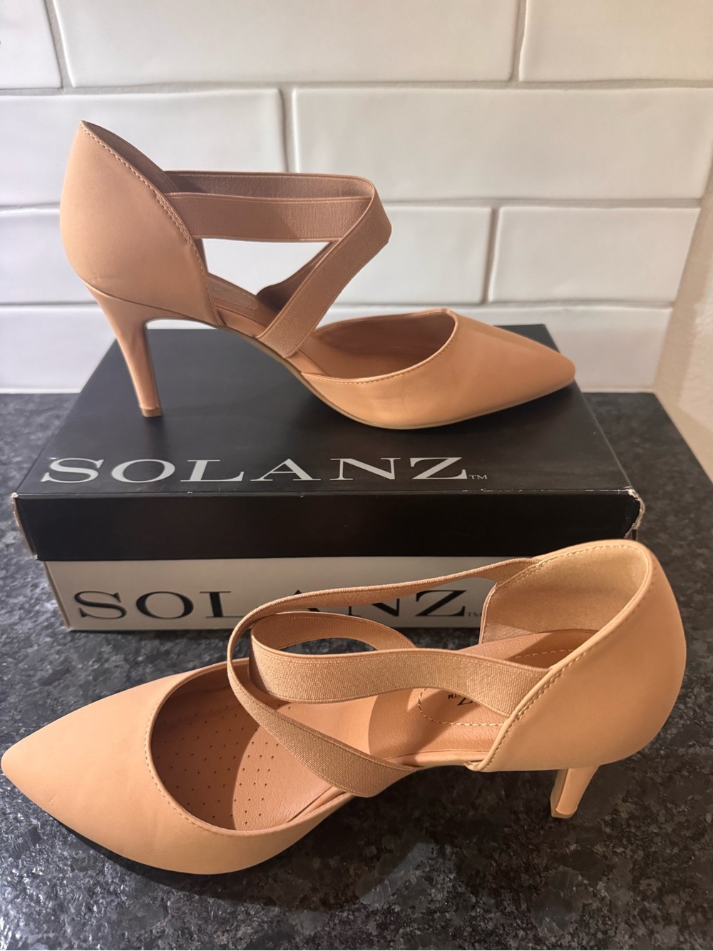 Solanz Women's Nude Pointed-Toe Cross Strap Heels